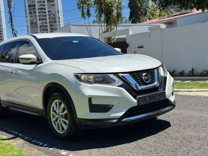 Nissan X-Trail Año 2022, Automatica ~ Version Semi Full    - Imagen 9