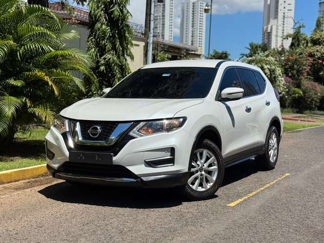 Nissan X-Trail Año 2022, Automatica ~ Version Semi Full    - Imagen 3