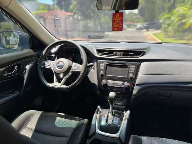 Nissan X-Trail Año 2022, Automatica ~ Version Semi Full    - Imagen 7