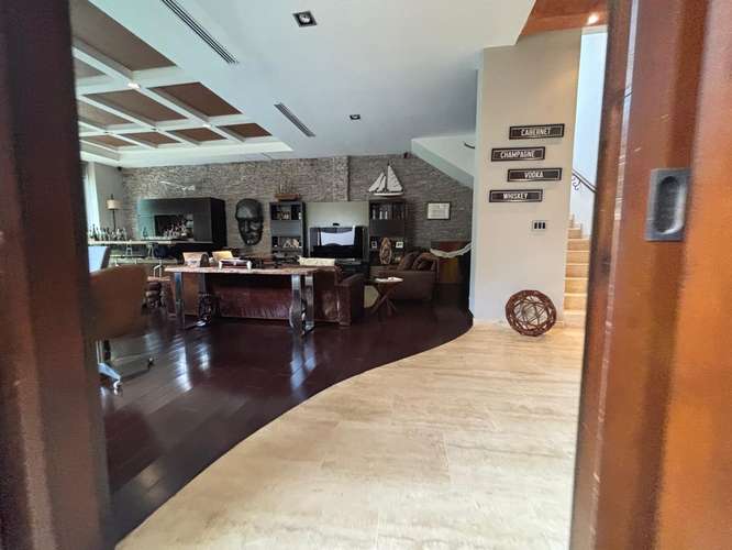 VENTA EXCUSIVA CASA Y TERRENO EN CLAYTON - Imagen 2