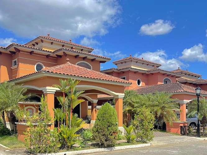 VENTA DE CASA COSTA SUR - RESIDENCIAL EL DORAL - Imagen 2