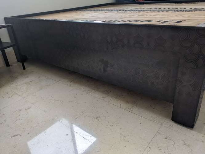 Cama tipo caja muy bien mantenida con mucho espacio de almacenamiento. - Imagen 4