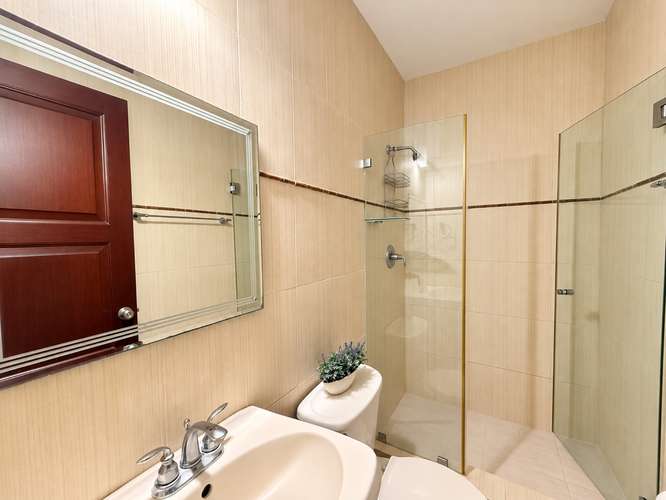 Apartamento en venta en Coronado Golf con vista al campo de Golf - Imagen 7