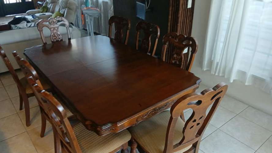 Juego de Comedor expandible con 8 sillas de madera  - Imagen 1