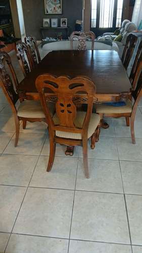 Juego de Comedor expandible con 8 sillas de madera  - Imagen 2