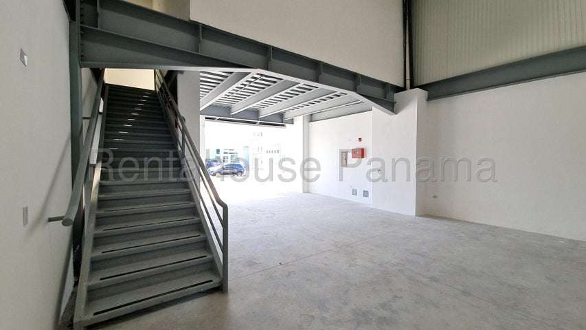 Galera en venta Parque Lefevre 26EPP3465