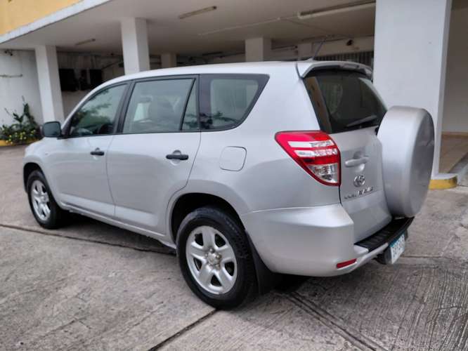 TOYOTA RAV4 2011 AUTOMATICO - Imagen 2
