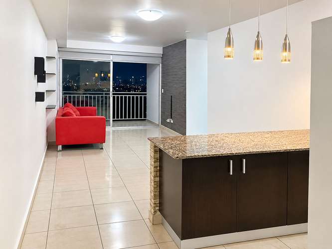 Apartamento en Pueblo Nuevo I con balcón y remodelado  - Imagen 3