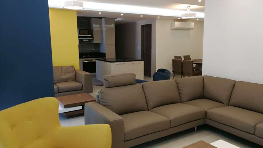 ! Apartamento en Obarrio moderno 110m2 con 2 recamaras - Imagen 2