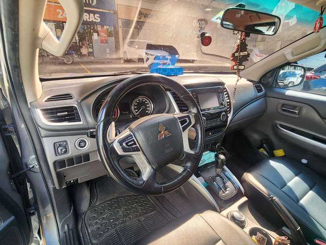 VENDO MITSUBISHI L200 SPORTERO FULL AT 2019 4 X 4 