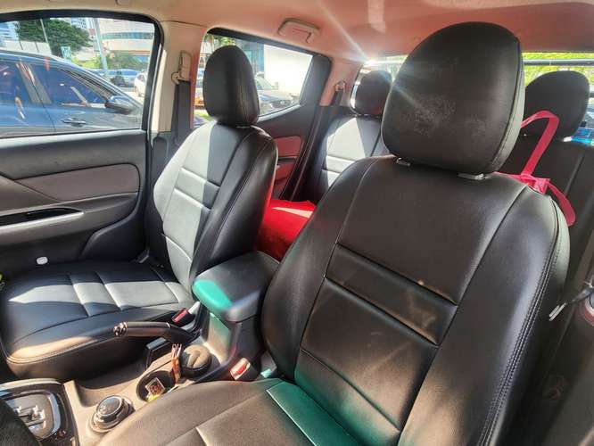 VENDO MITSUBISHI L200 SPORTERO FULL AT 2019 4 X 4 