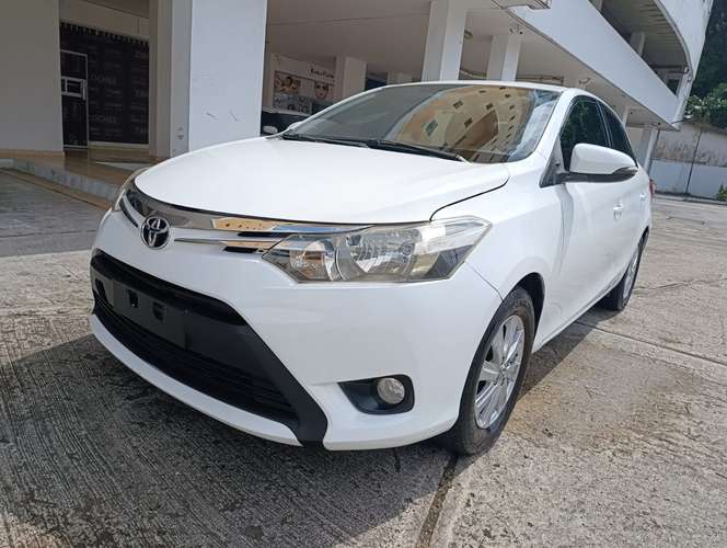 TOYOTA YARIS 2014 AUTOMATICO