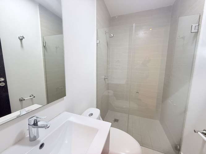 Apartamento en Alquiler en Costa del Este Panamá 3 Recámaras Línea Blanca y 2 Estacionamientos - Imagen 9