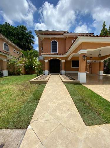 Venta de Casa Espaciosa en Clayton Village - Imagen 1
