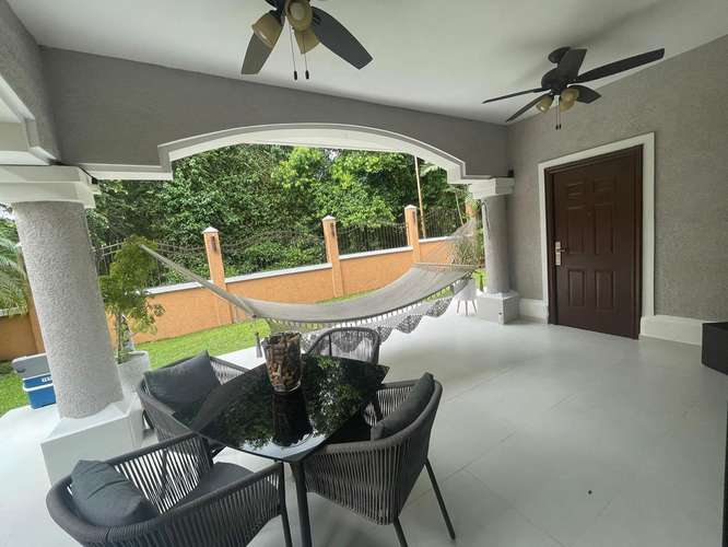 Venta de Casa Espaciosa en Clayton Village - Imagen 2