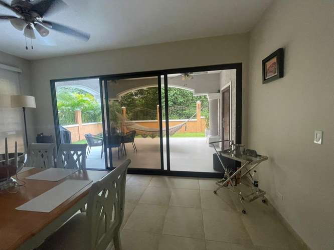 Venta de Casa Espaciosa en Clayton Village - Imagen 4