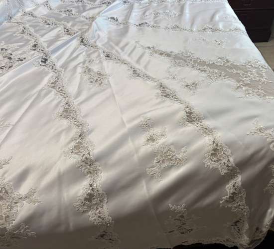 Hermoso vestido de novia, incluye velo y tiara. 