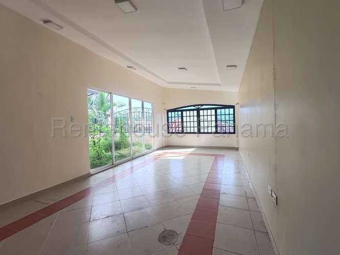 Se Vende Casa en Brisas Del Golf LA27-2895