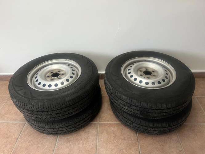 Rines con llantas de fabrica tamaño 15 Nissan NP300 Navara Frontier