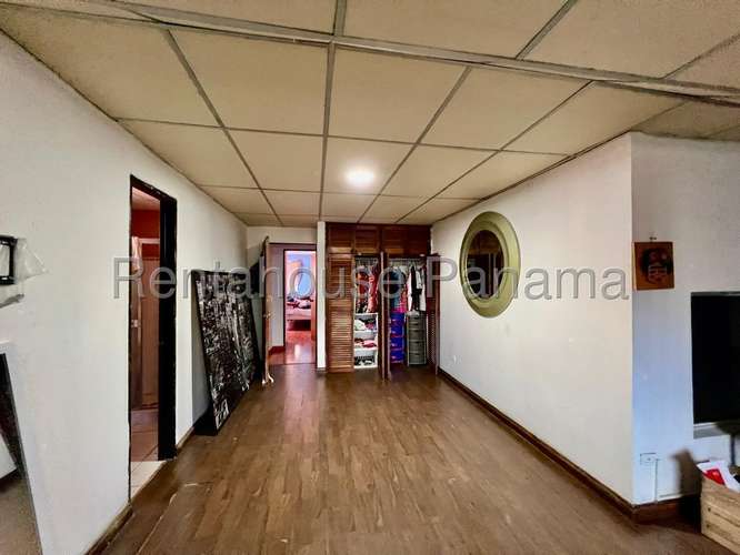 Se Vende Casa en Condado del Rey LA26-8565