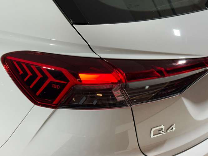 AUDI Q4 40 E-TRON 2026