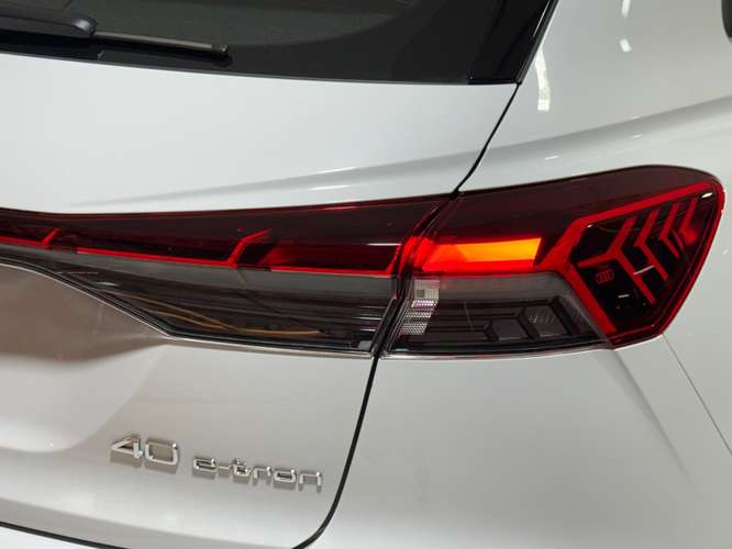 AUDI Q4 40 E-TRON 2026