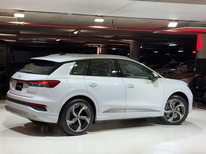 AUDI Q4 40 E-TRON 2026