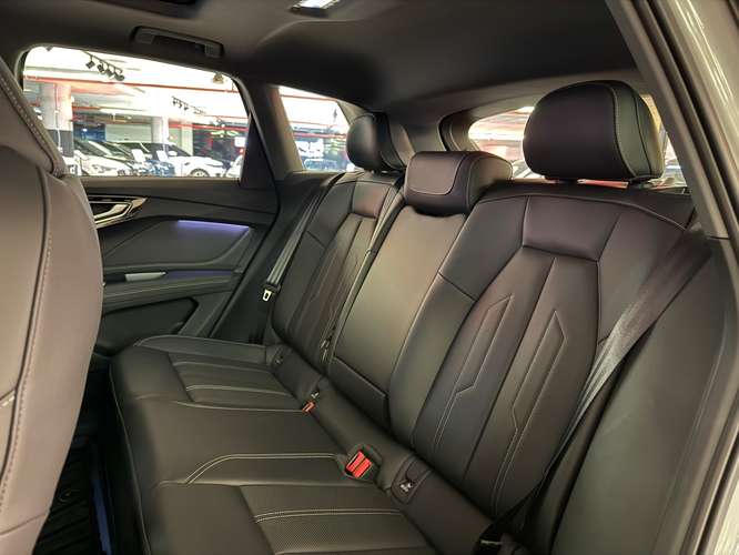 AUDI Q4 40 E-TRON 2026
