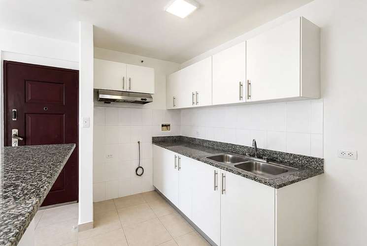  ! Apartamento en Carrasquilla I con balcón y vista a la ciudad - Imagen 9