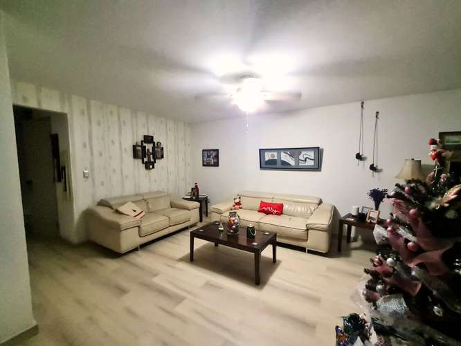 VENTA DE CASA REMODELADA EN ALBROOK (13) - Imagen 2