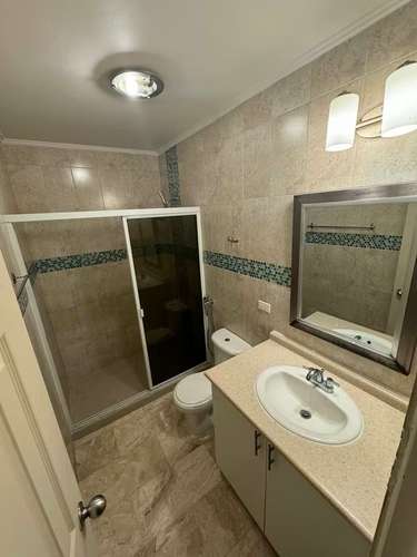 Apartamento en Obarrio I con balcón y remodelado - Imagen 12