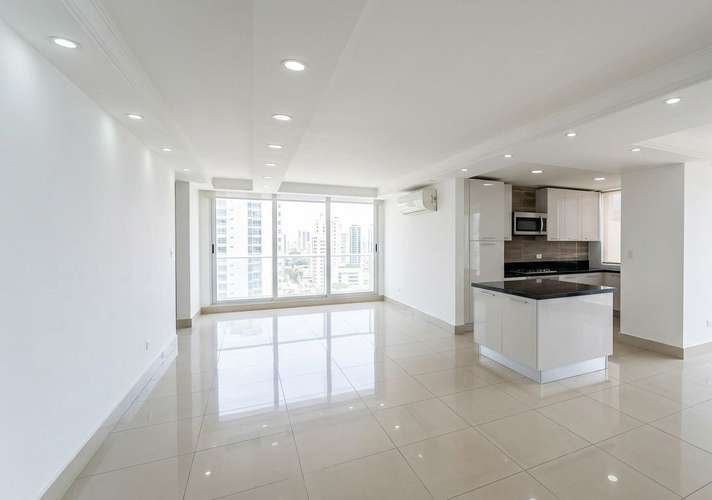  Apartamento en Obarrio I con balcon y ubicación privilegiada - Imagen 6