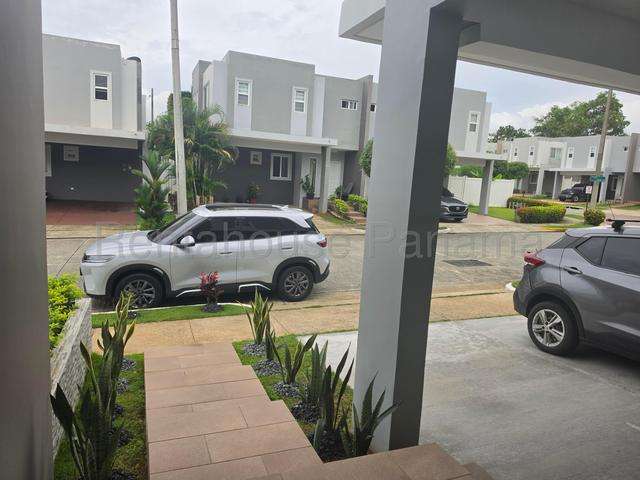 VENTA DE CASA REMODELADA EN PASEO DEL NORTE/BRISAS DEL GOLF 27-2018/GMB - Imagen 2