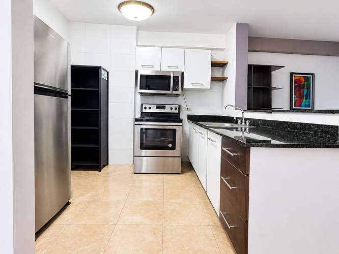 AVENIDA BALBOA I AMOBLADO I 1 RECAMARA I 95.5M ² I BALCÓN + VISTA AL MAR  - Imagen 4