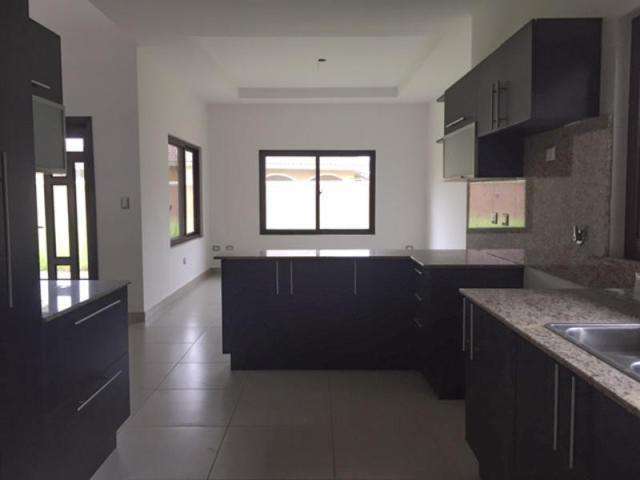 Casa en Venta en Costa Sur. 26-7944. - Imagen 13