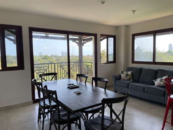  ¡Tu Refugio Soñado en Coronado: Excelente Oportunidad de Alquiler o Venta! 