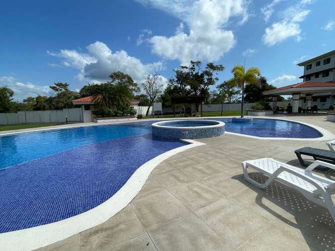  ¡Tu Refugio Soñado en Coronado: Excelente Oportunidad de Alquiler o Venta! 