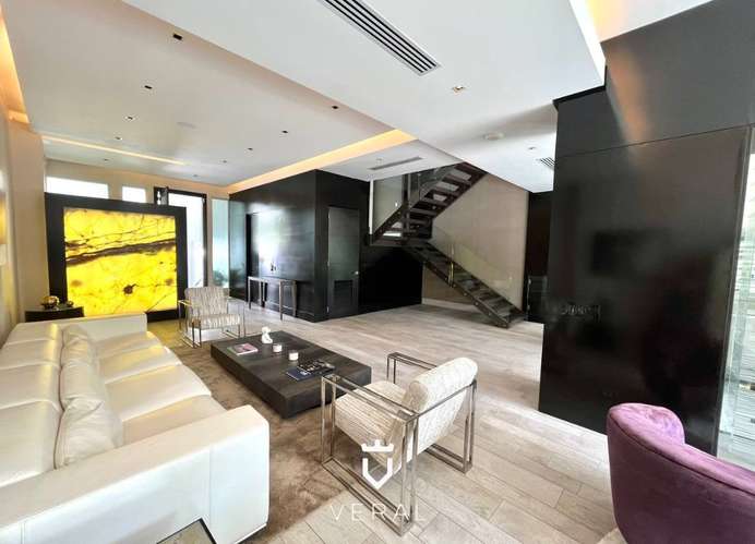Casa con piscina amoblada | Bianco Loft | Altos del Golf (BO)