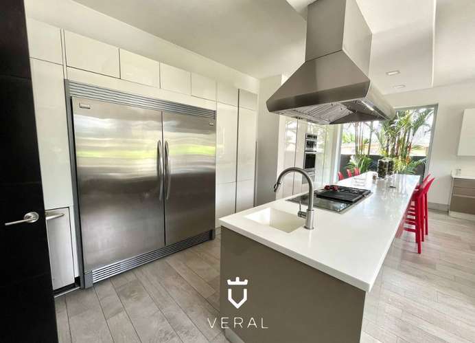 Casa con piscina amoblada | Bianco Loft | Altos del Golf (BO)