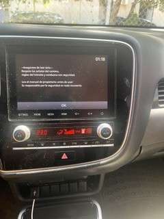 Mitsubishi Outlander  Pasajeros - 88,000 km