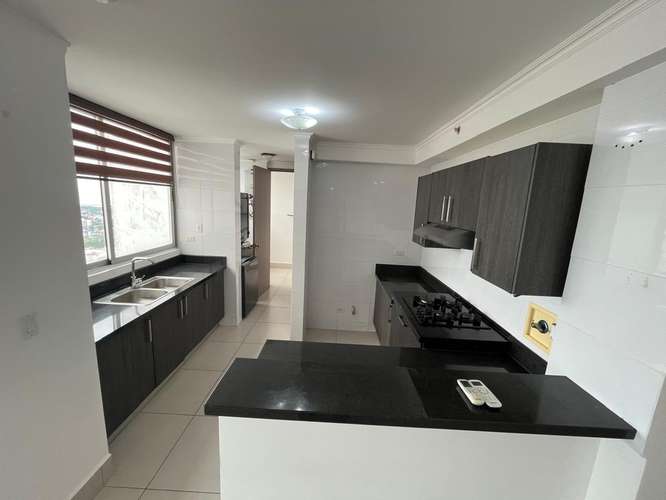 Se Alquila Iluminado Apartamento en PH Sky Point - Betania. - Imagen 4