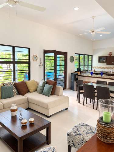 Casa de Playa en Venta en Costa Esmeralda | 998 m² de Terreno 