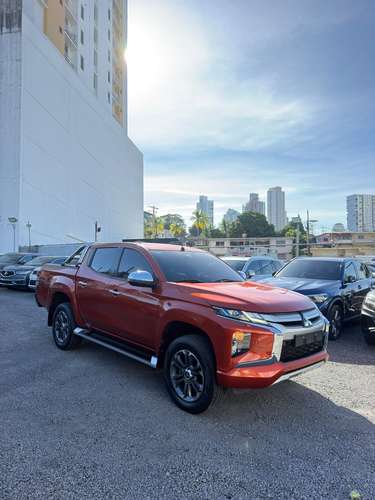MITSUBISHI L200 - Imagen 2