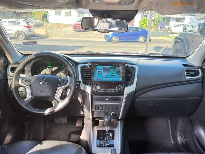 MITSUBISHI L200 - Imagen 5