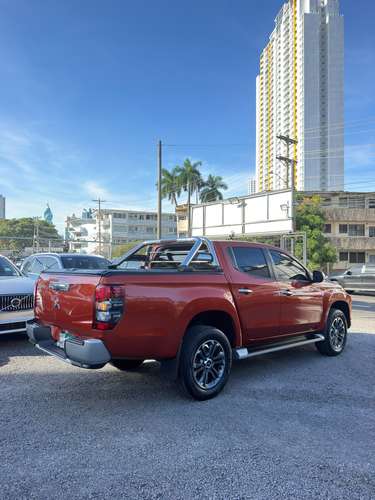 MITSUBISHI L200 - Imagen 4