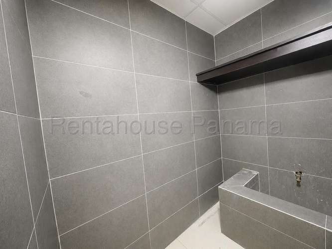 Venta de Local Comercial en Marbella – Tower One - Imagen 8