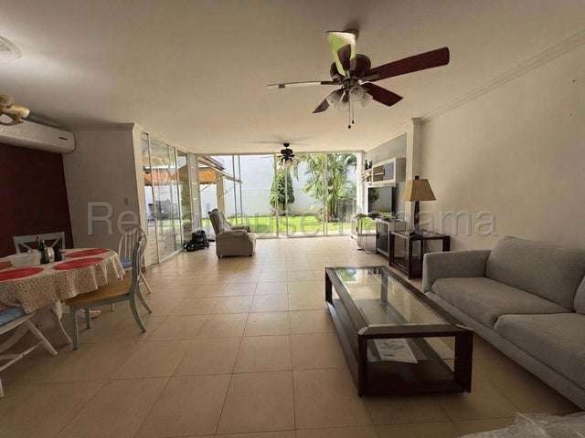 SE VENDE HERMOSA CASA DUPLEX DE 250MTS EN BRISAS DEL GOLF 27-1168/GMB