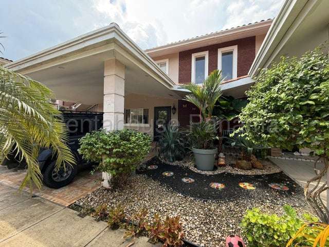 SE VENDE HERMOSA CASA DUPLEX DE 250MTS EN BRISAS DEL GOLF 27-1168/GMB