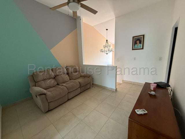 SE VENDE HERMOSA CASA DUPLEX DE 250MTS EN BRISAS DEL GOLF 27-1168/GMB