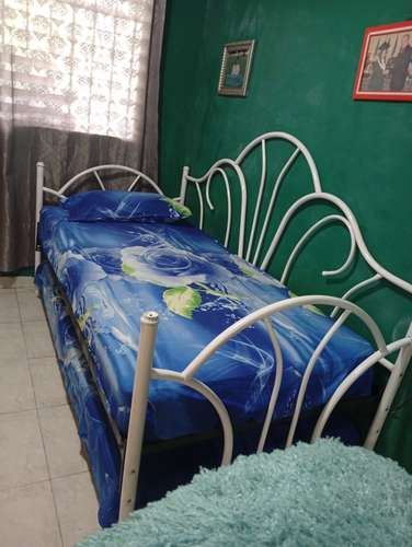 CAMA $200  NEGOCIABLE INCLUYE COLCHONES 